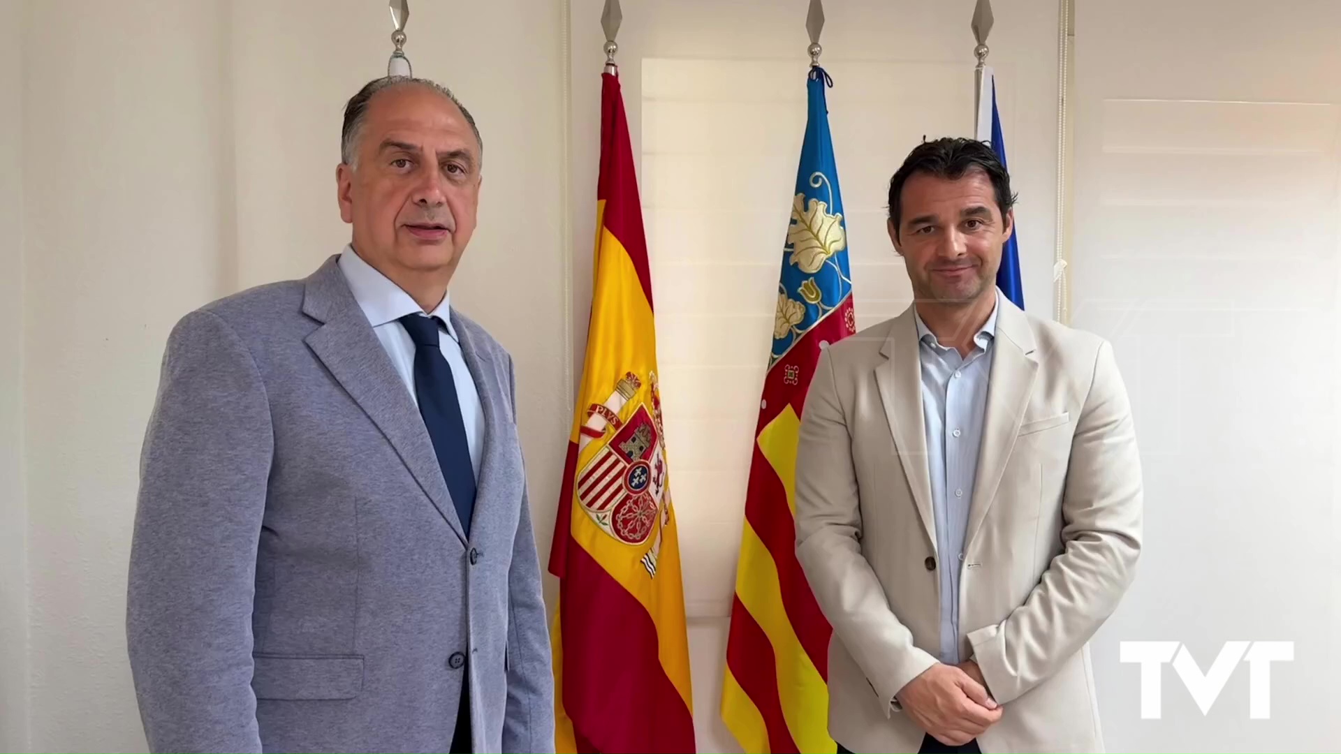 Imagen de El Conseller de emergencias muestra su apoyo a la reivindicación ante el gobierno de España de más guardias civiles y policía nacional para Torrevieja 