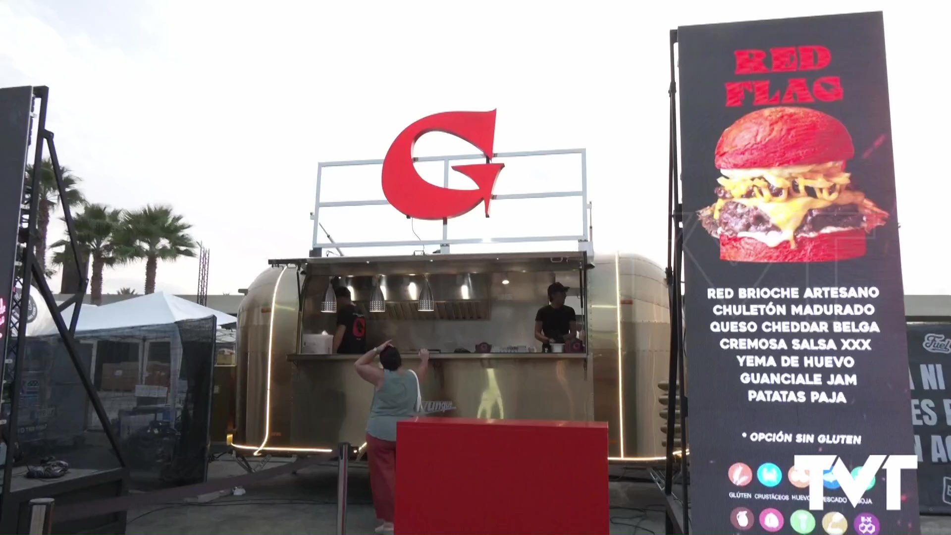 Imagen de Miles de personas visitan la Champions Burger en su primera semana