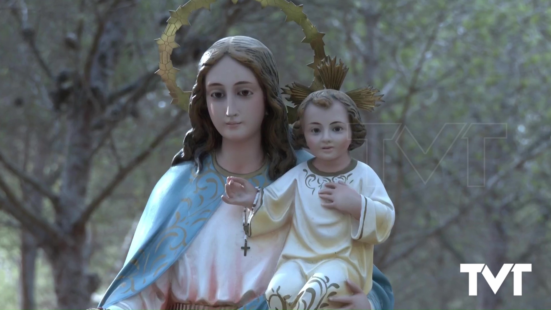 Imagen de Centenares de personas acompañan a la patrona de La Mata en la romería celebrada en su honor