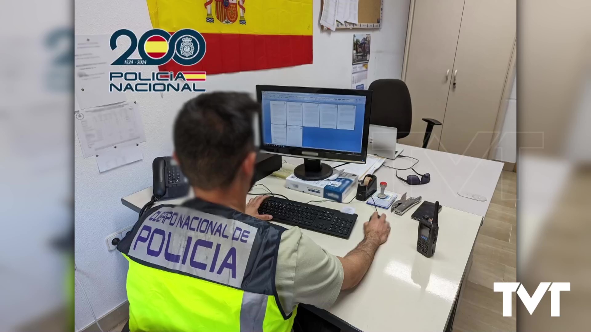 Imagen de La Policía Nacional detiene en Torrevieja y en Alicante a un hombre y una mujer por robar un móvil y emplearlo para defraudar más de 2000 euros