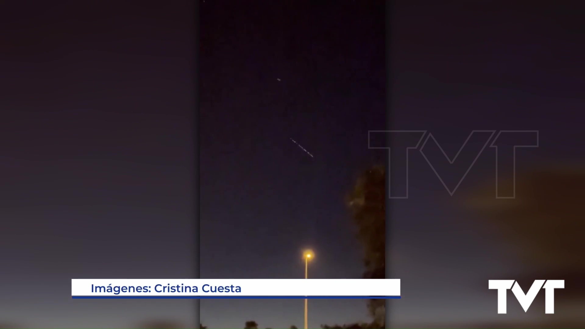 Imagen de Tren de satélites Starlink por el cielo de Torrevieja