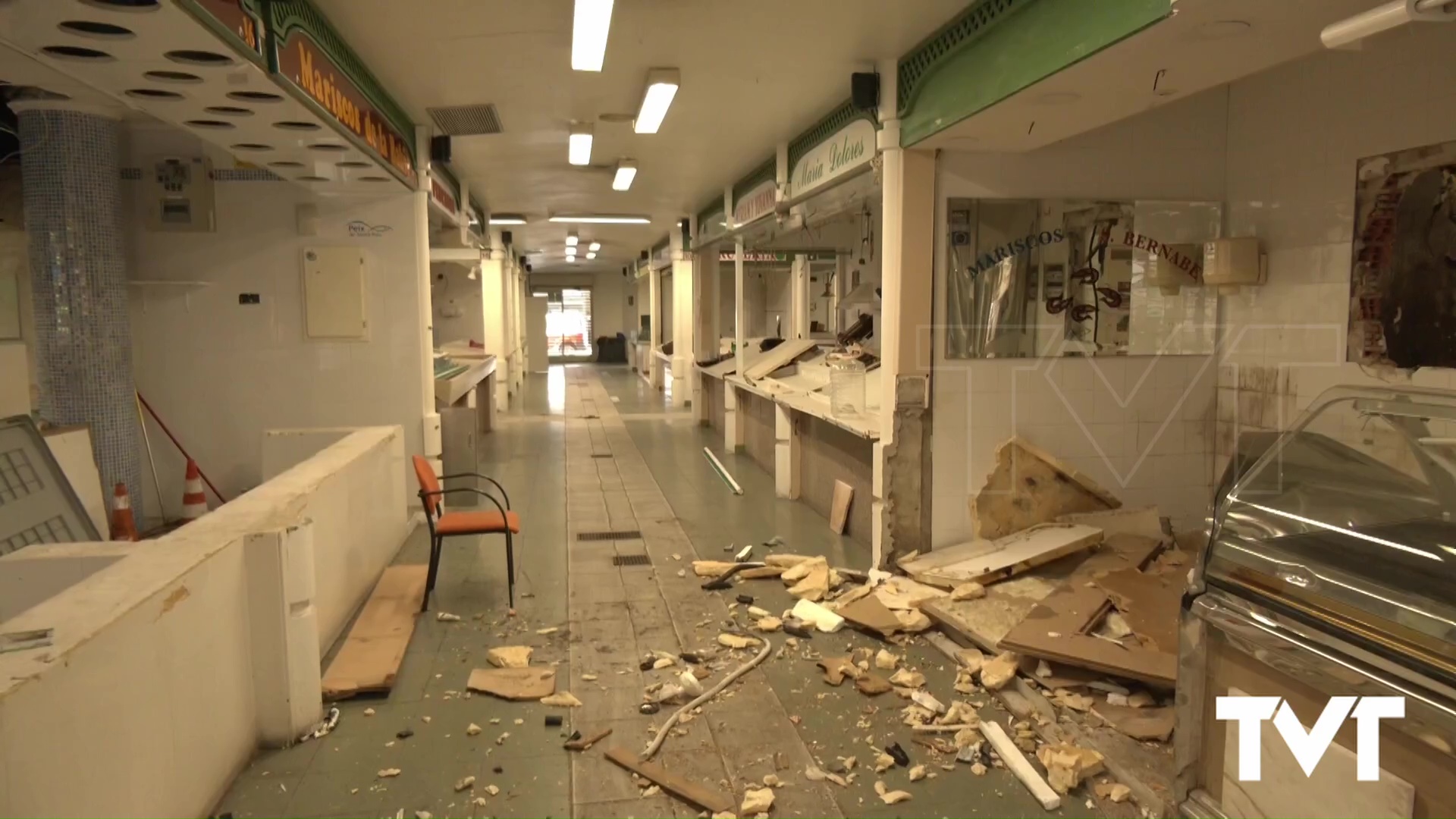 Imagen de Comienzan las obras de La Plasa tras el traslado de los mercaderes que quedaban a otros locales