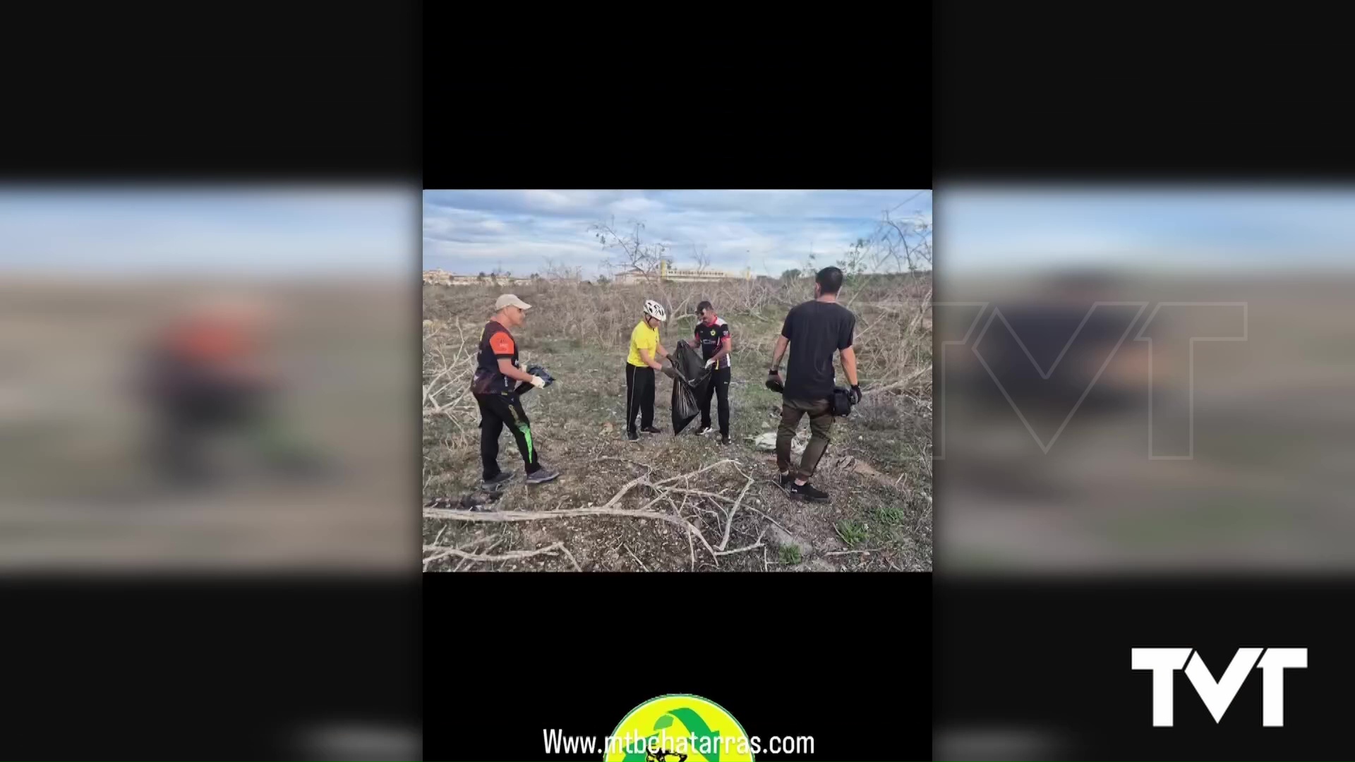 Imagen de El C.D. Chatarras logra recoger 560 kilos de basuraleza en el Parque Natural en su II jornada de limpieza