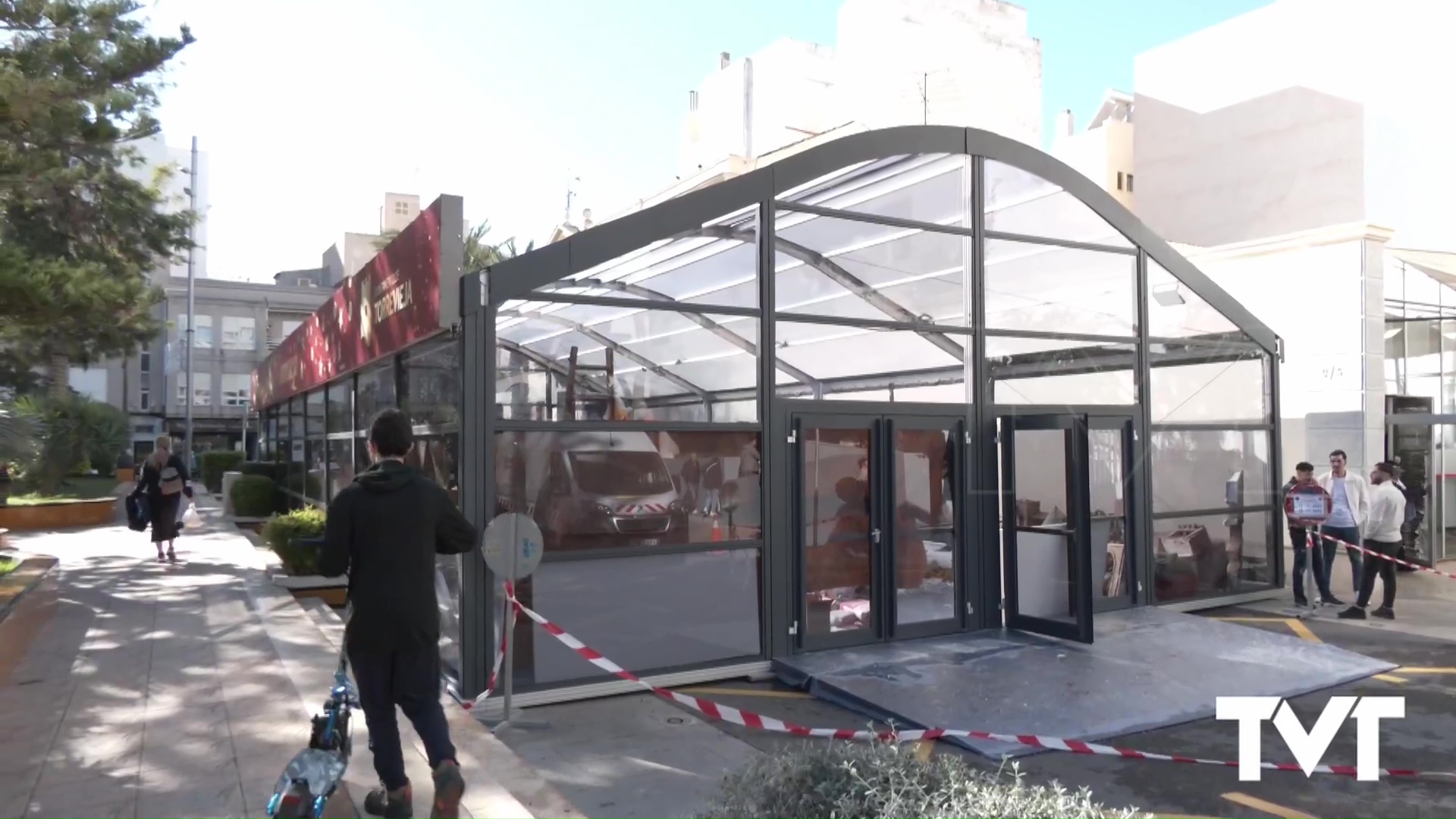 Imagen de Comienzan los trabajos de instalación y montaje del Belén Municipal y carpa acristalada para su protección