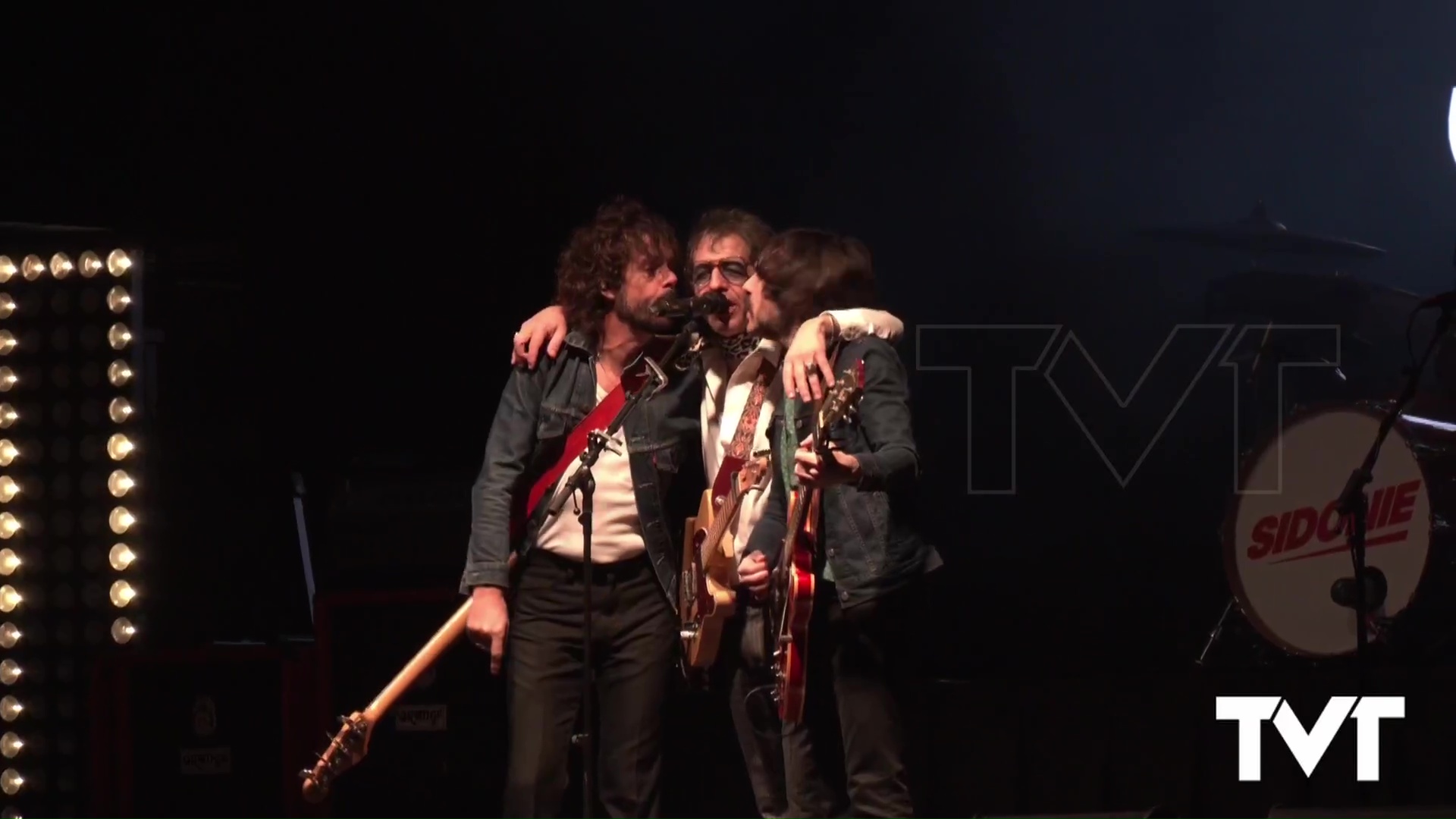 Imagen de El Palacio de los Deportes vibró con los conciertos de La la Love You y Sidonie