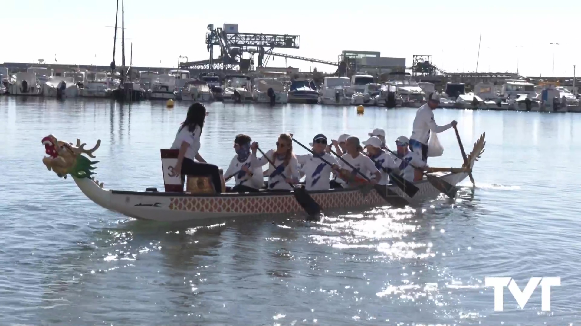 Imagen de El IV Festival internacional de Dragon Boat reunió a 400 palistas de toda España en Torrevieja