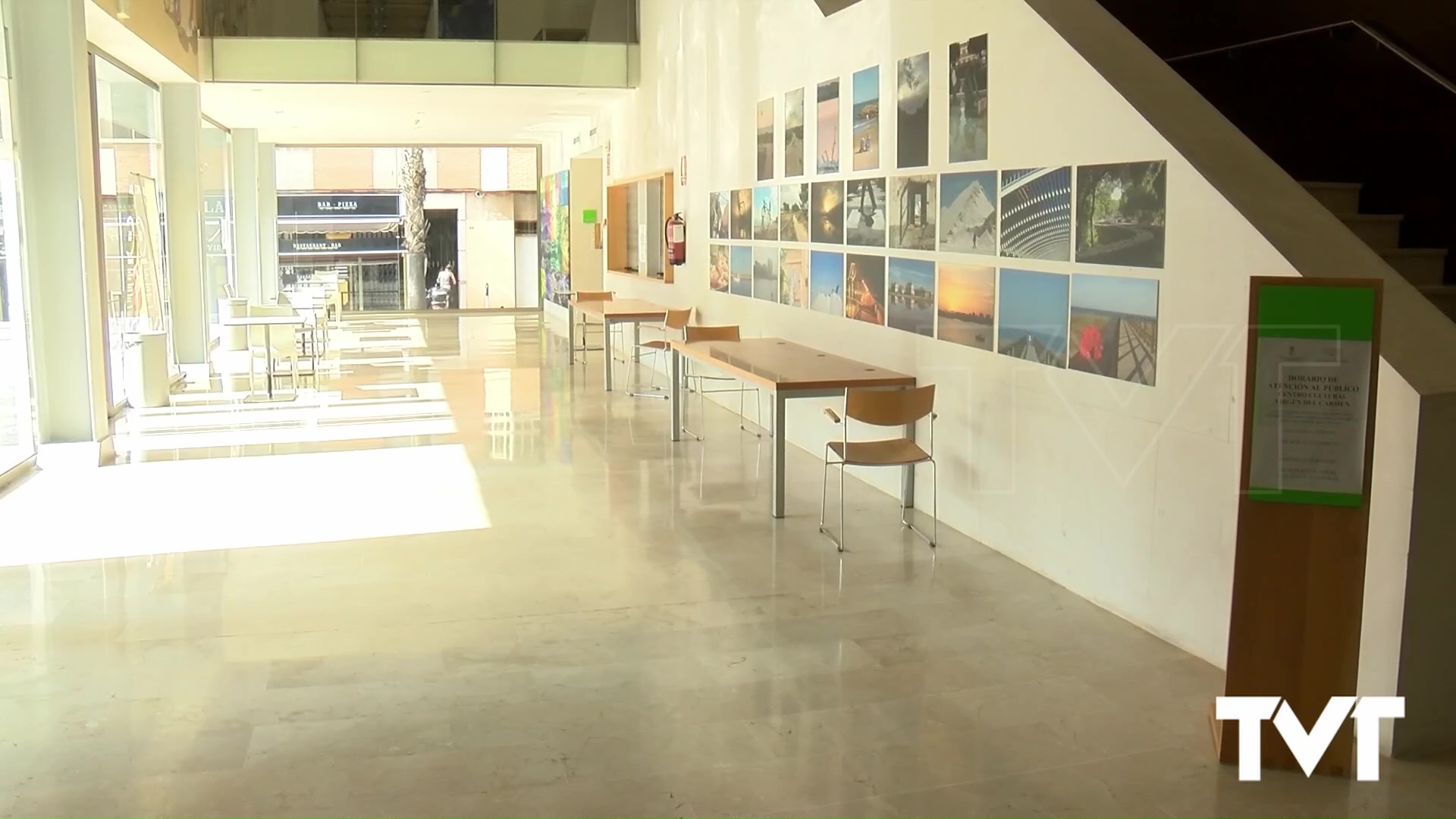 Imagen de El Centro Cultural Virgen del Carmen acoge la exposición «Lo invisible o la resistencia de la belleza»