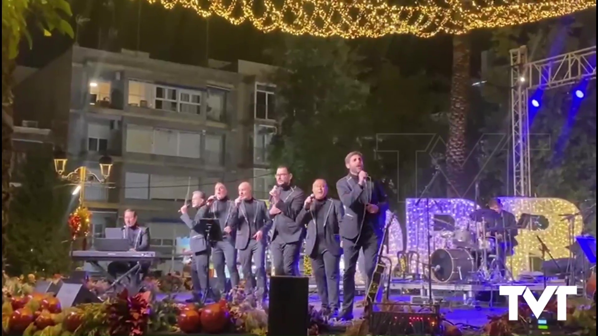 Imagen de Sette Vocci vuelve a conquistar al público con un concierto único sobre el escenario de la Plaza de la Constitución