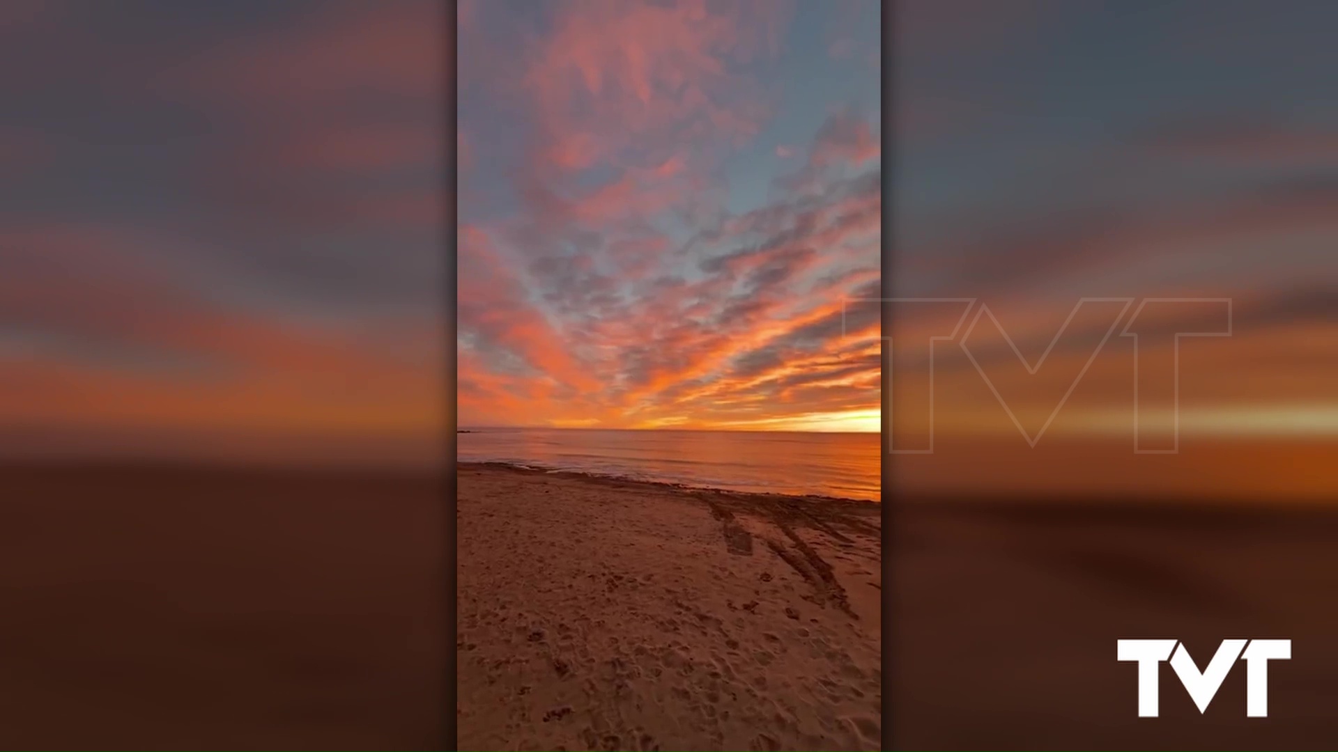 Imagen de Torrevieja despierta con un bello «candilazo” en su cielo
