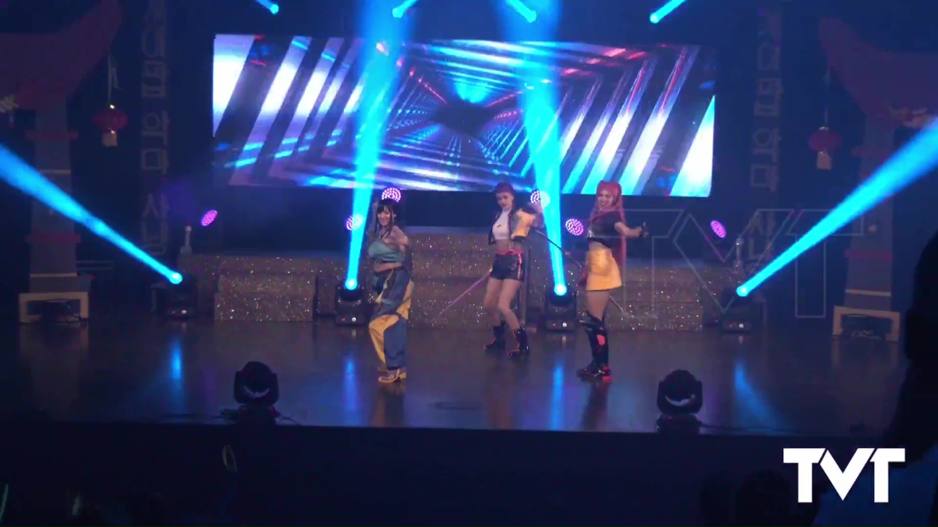 Imagen de Auténtico furor con «Las guerreras K-Pop» en Torrevieja