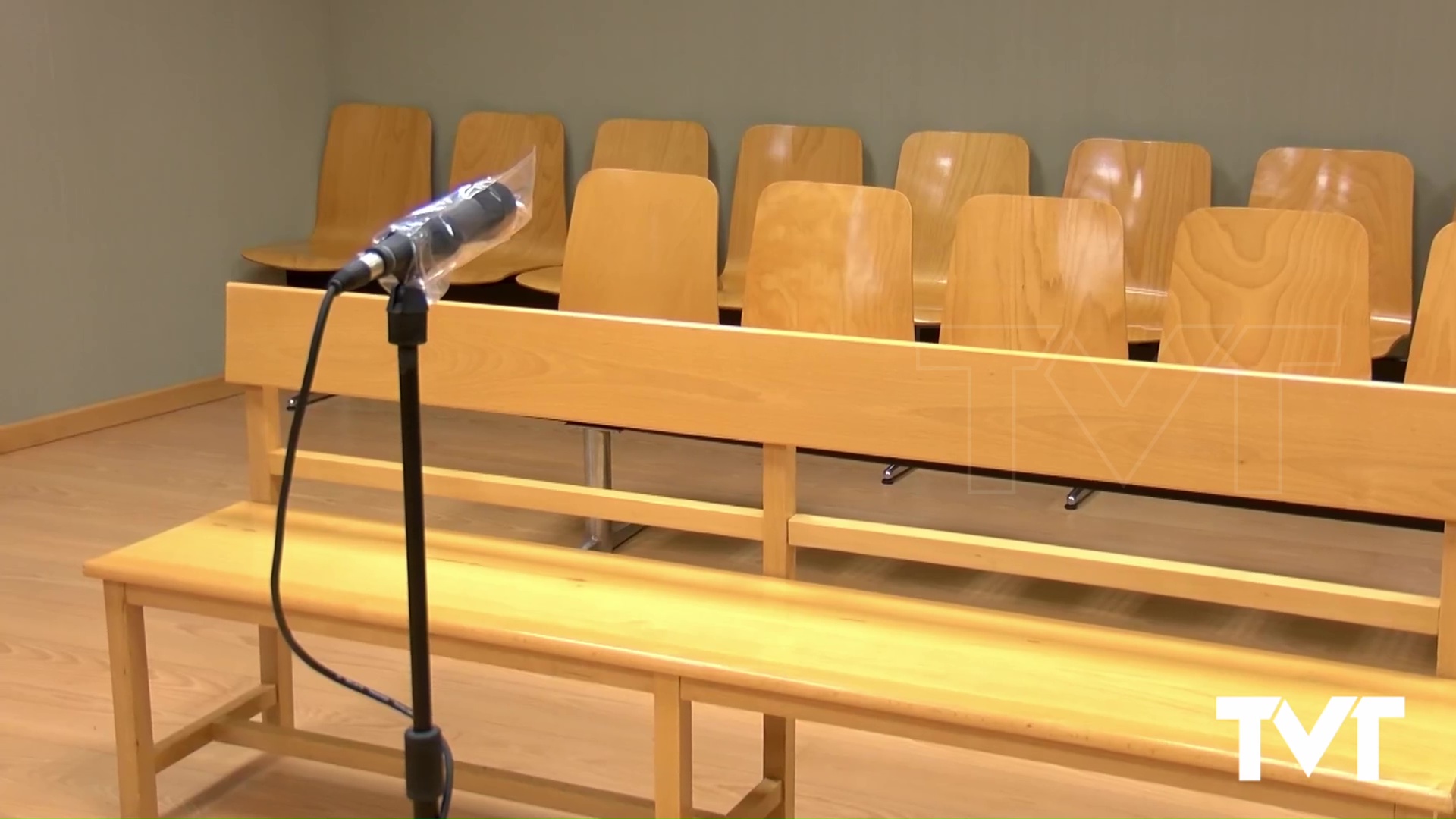 Imagen de Reclamaciones de responsabilidad patrimonial por daños en un vehículo por caída de una farola y por daños en un edificio por incendio de contenedores