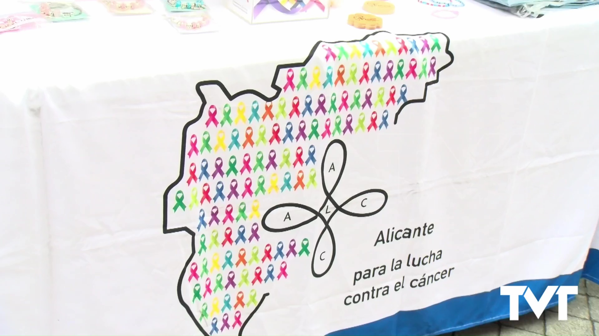 Imagen de Torrevieja se suma a la conmemoración del Día Mundial contra el cáncer bajo el lema «Unidos por lo único»
