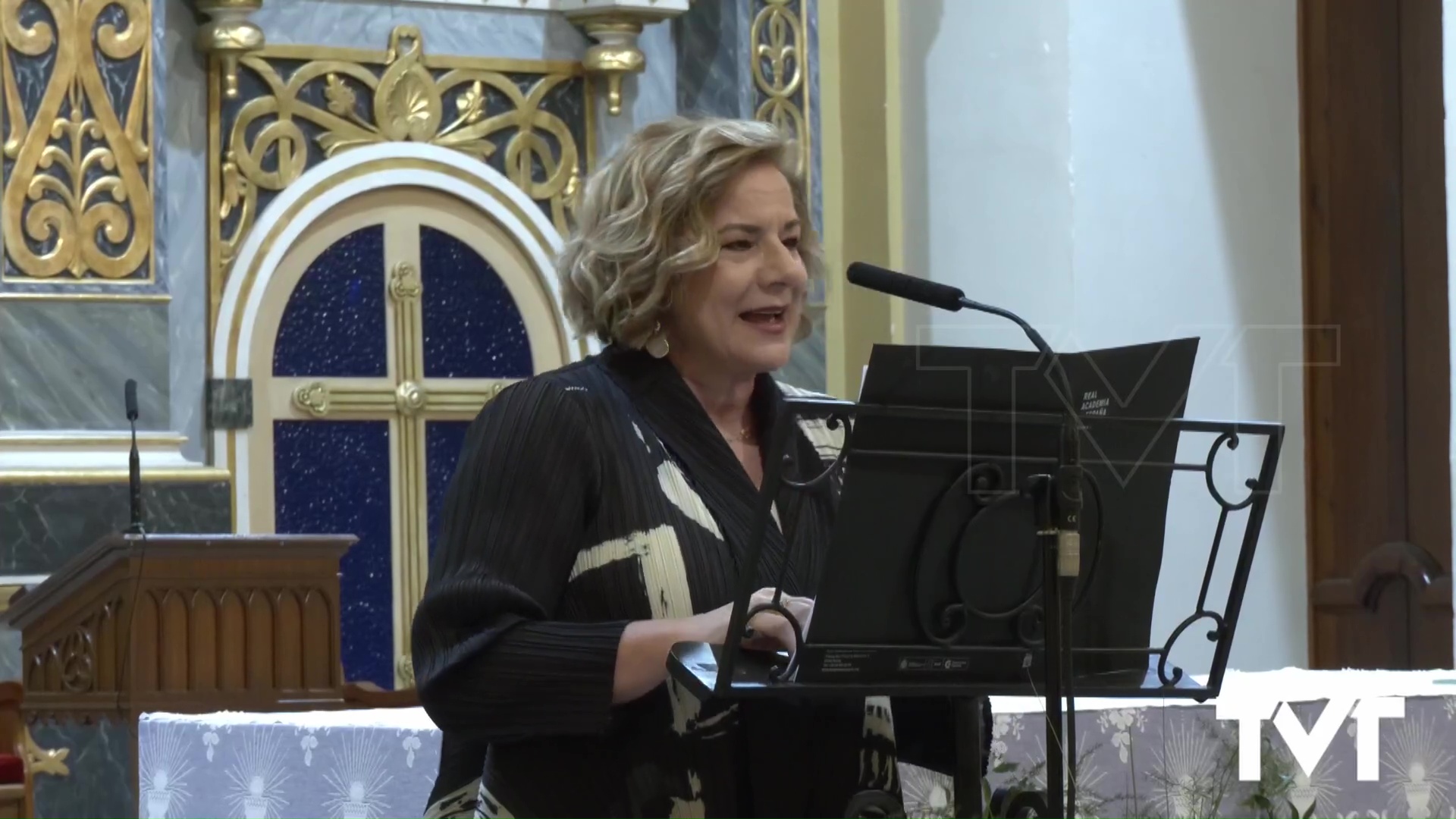 Imagen de La periodista Eva Fernández Huescar abre la semana santa torrevejense con un pregón repleto de alusiones a la ciudad de la sal 