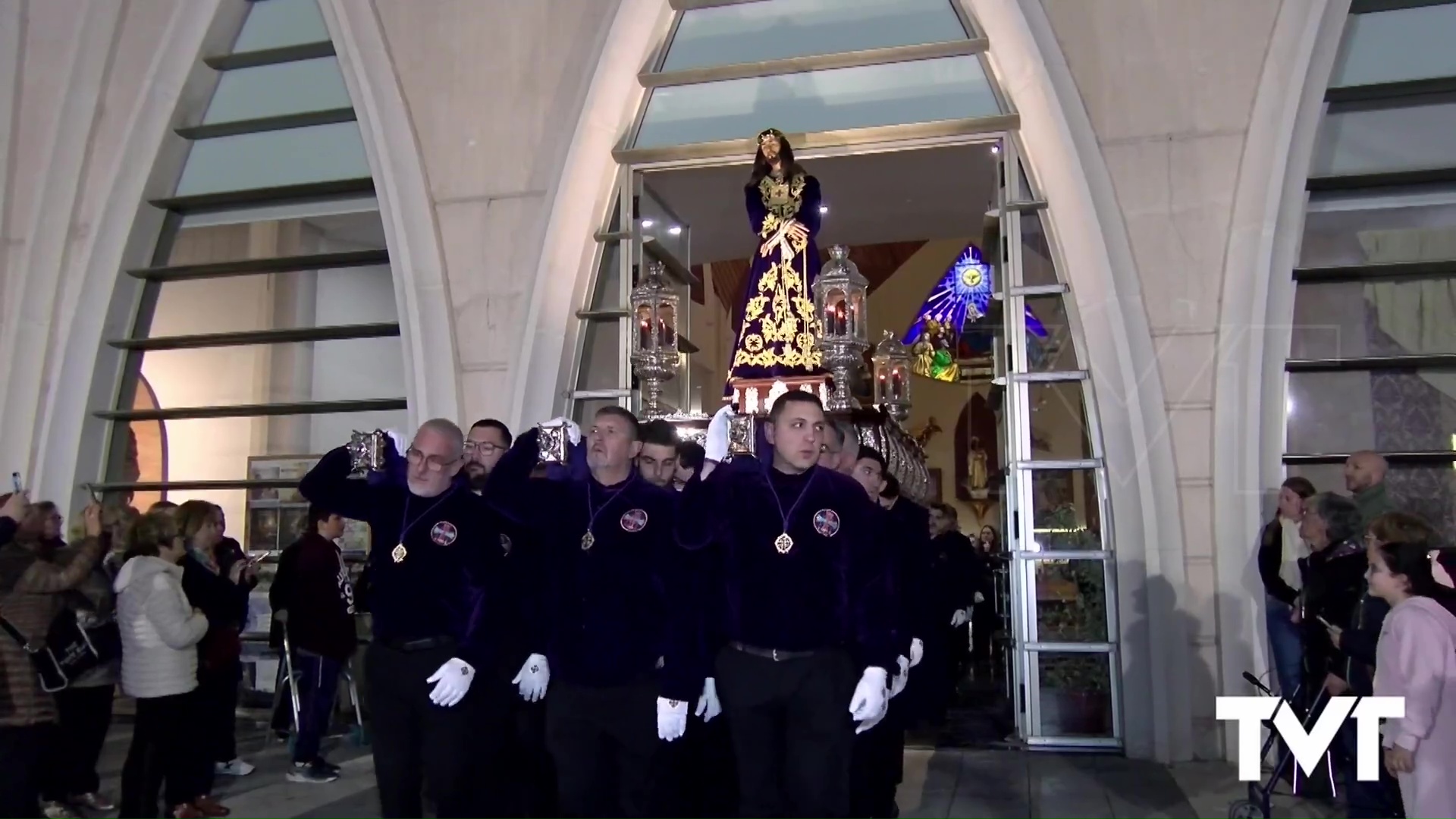 Imagen de Gran asistencia de fieles en el Vía Crucis del Nazareno