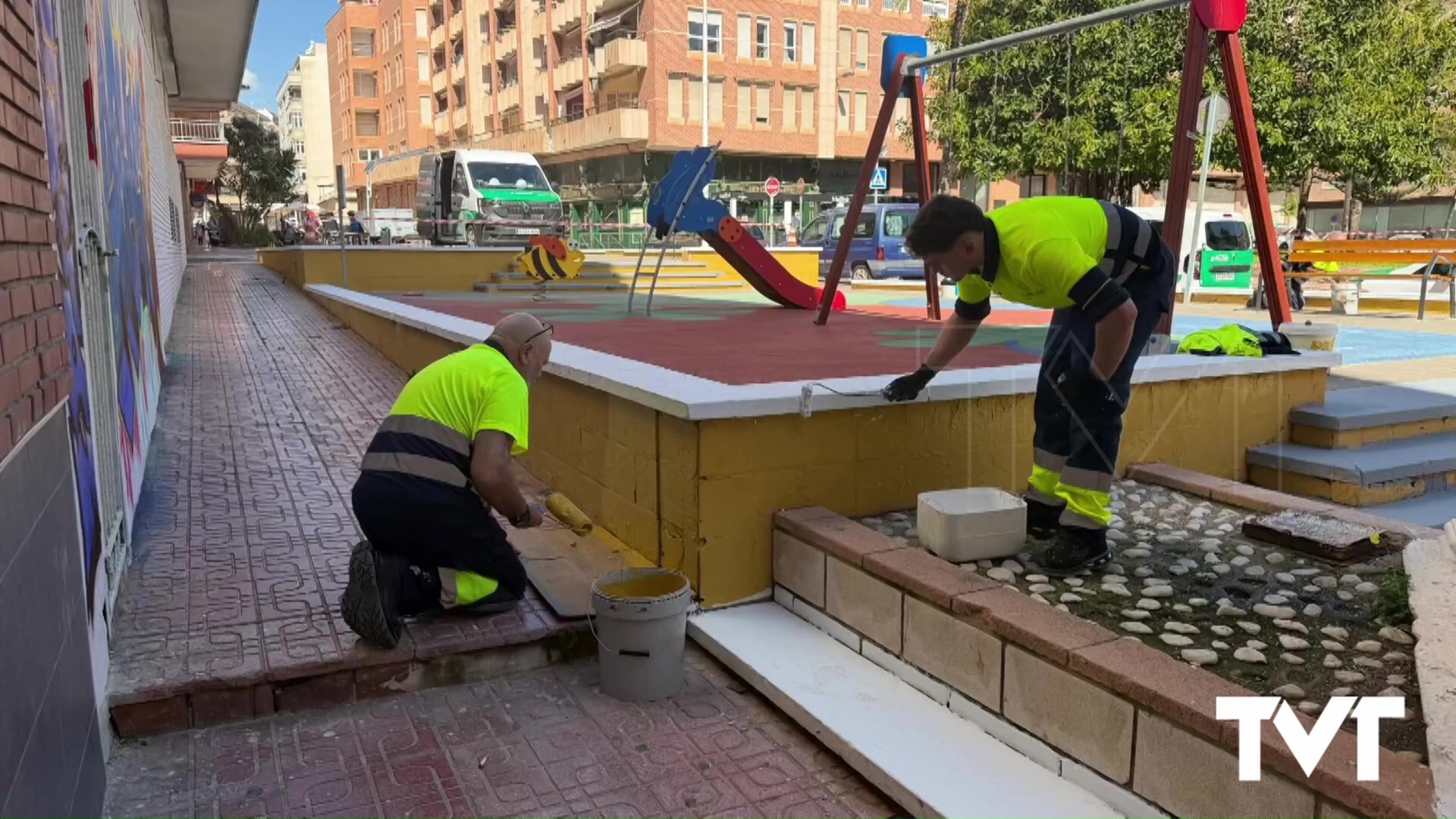 Imagen de Retoques y mejoras en la Plaza María Asunción de cara a la Semana Santa 