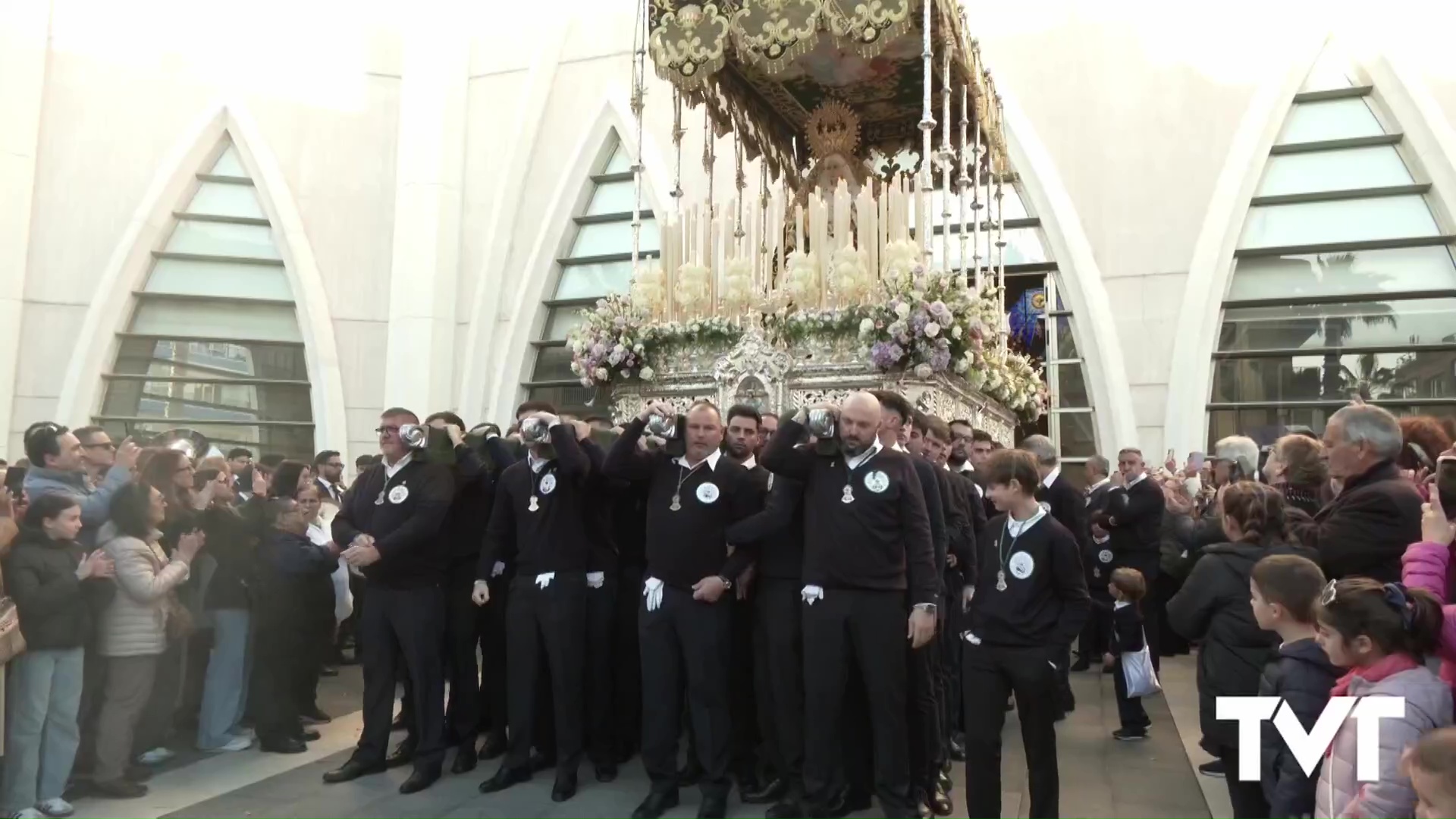 Imagen de Tradición y devoción se dan la mano en la Procesión de Las Mantillas