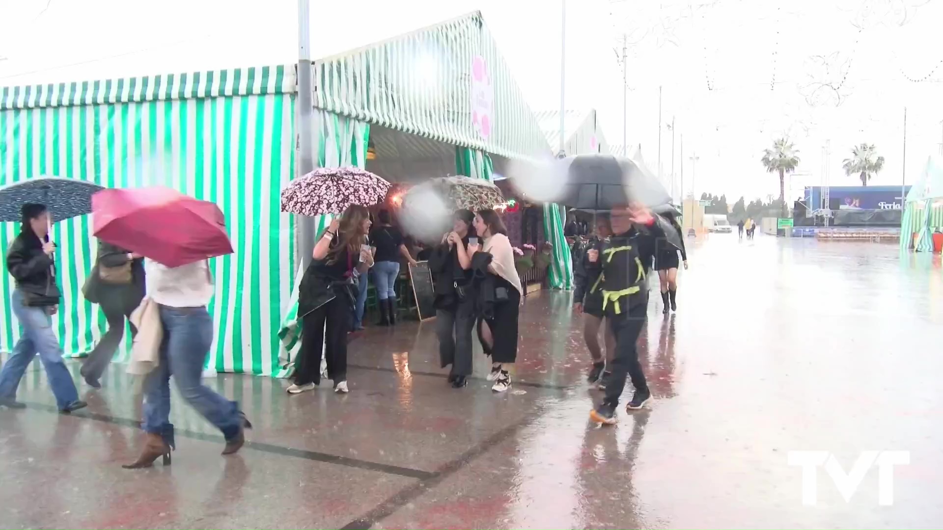 Imagen de La lluvia provocó la suspensión del acto de inauguración oficial de la feria