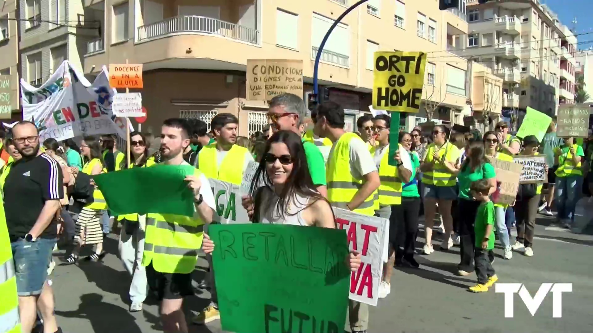 Imagen de Nueva movilización del profesorado de Torrevieja y comarca por las calles de la ciudad de la sal