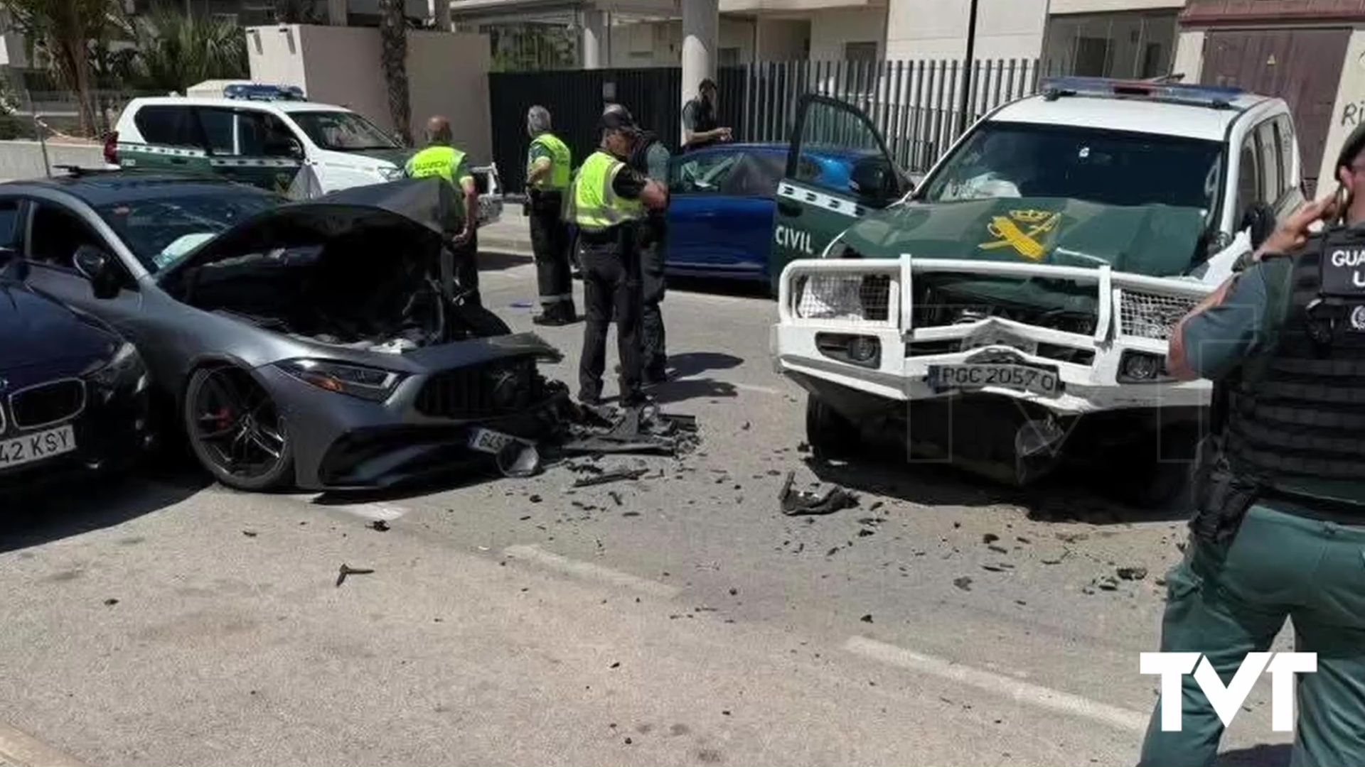 Imagen de Detenidos dos hombres tras una peligrosa persecución que acabó con un choque frontal y un agente herido