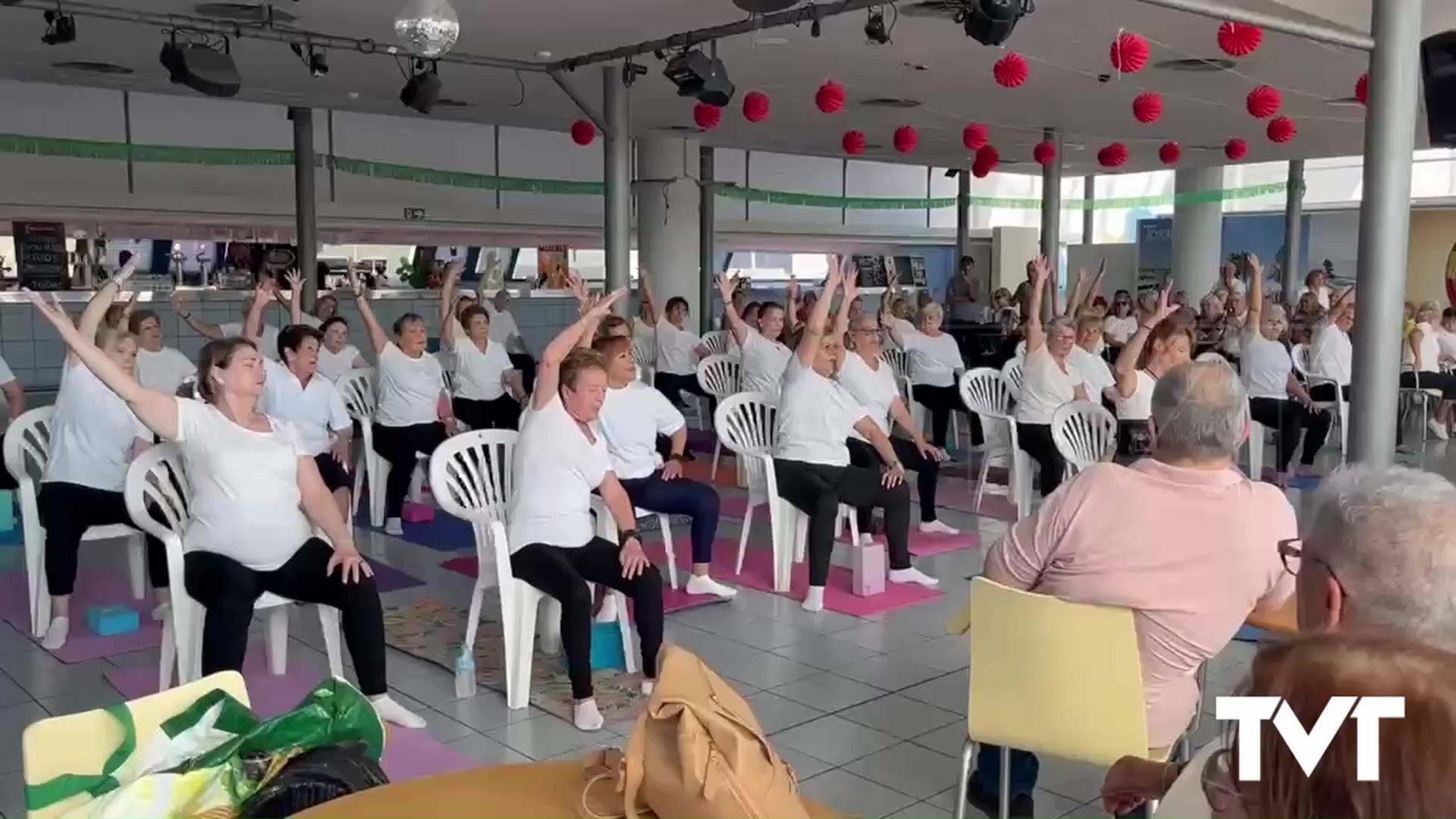 Imagen de 150 personas participan en el fin de curso de los talleres del Centro Municipal de Ocio