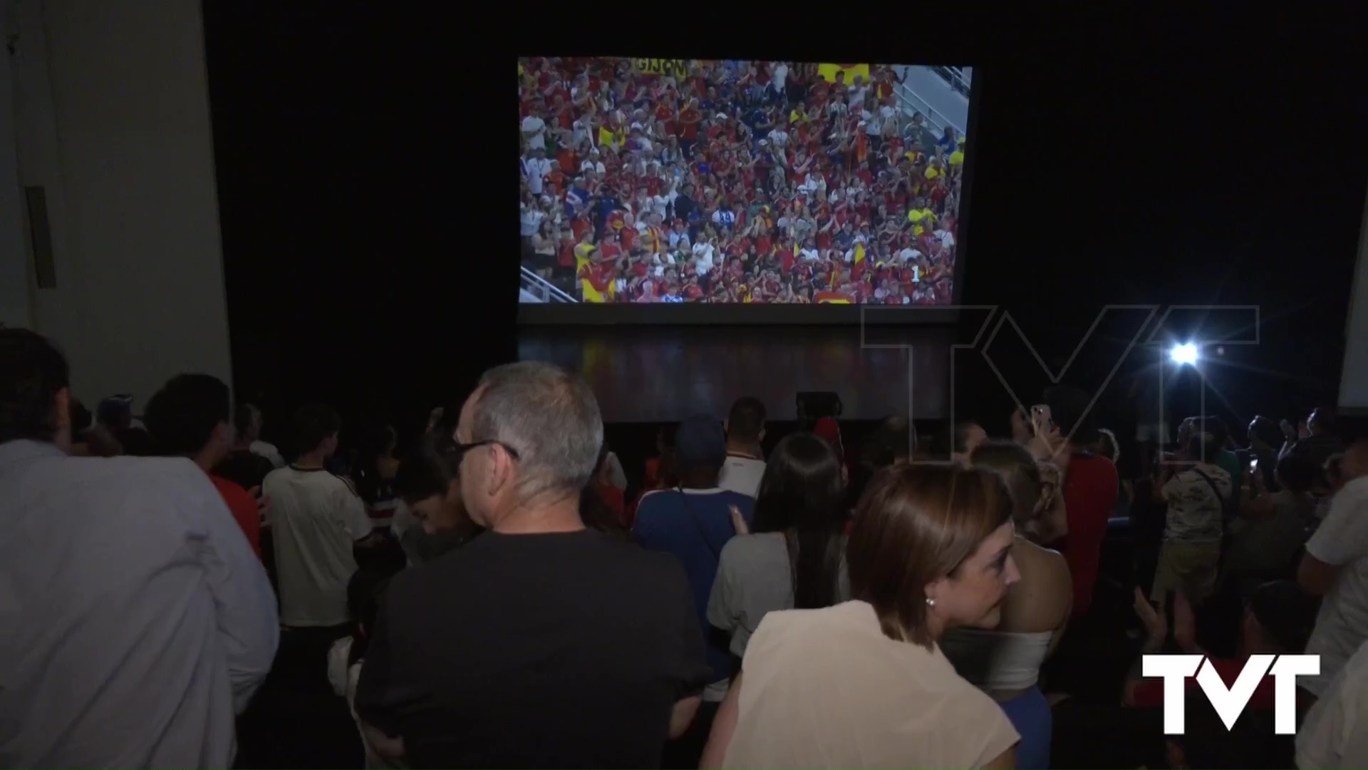 Imagen de No fue el debut esperado pero la selección española hizo vibrar al público en el teatro municipal