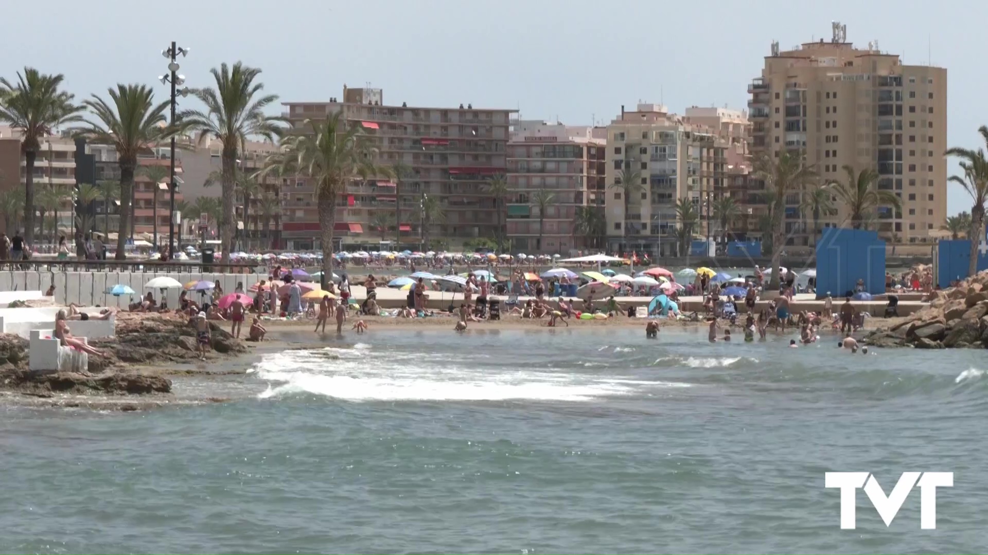 Imagen de Reabre la zona de baño de las piscinas naturales del Paseo Juan Aparicio