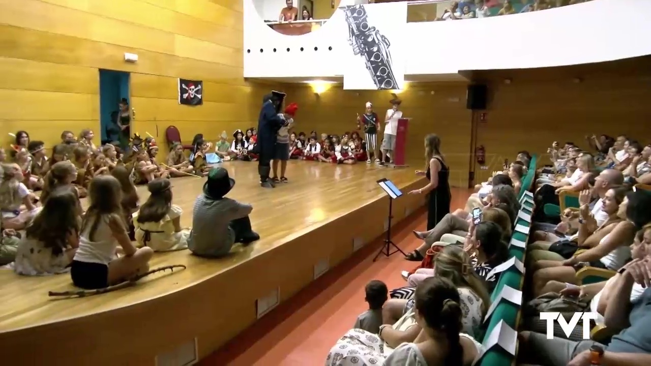 Imagen de El Aula de Coro de Enseñanzas Elementales clausura el curso con Peter Pan, el musical