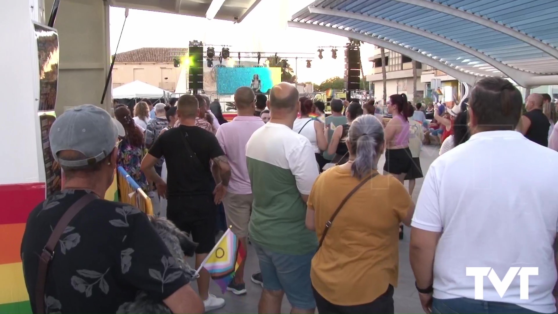 Imagen de Noche de reivindicaciones, de espectáculo y de color. Así fue la gran fiesta final del Orgullo Torrevieja 2026